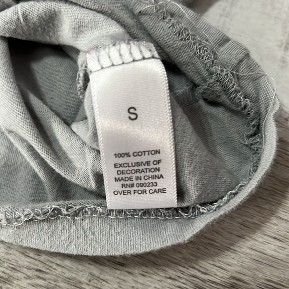 Nollie Gray Pink Purple V-Neck Graphic T-Shirt Size Small Dancing Neon - Picture 6 of 10